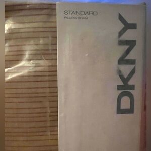 🤎🛌DKNY Striped Blonde Pillow Sham (2) NWT